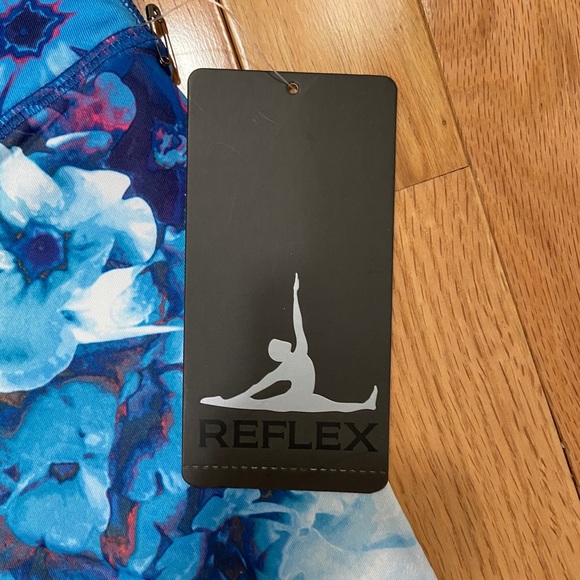 NWT Floral Reflex Leggings - Picture 4 of 5